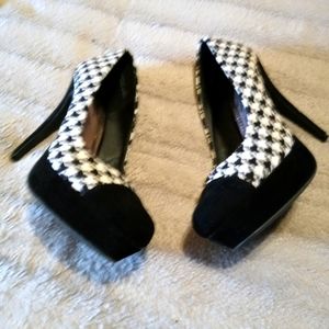 Hounds tooth pattern heels